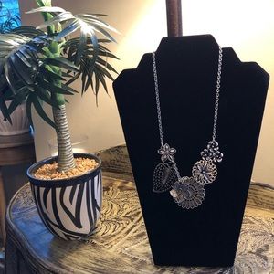 Premiere Design Jewelry/Necklace